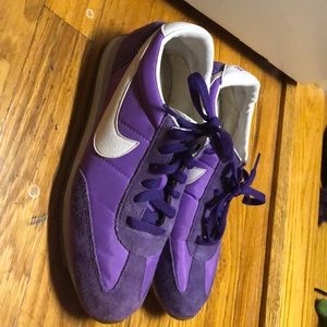 Nike Oceania retro shoes